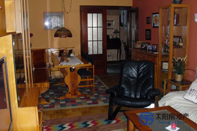 销售位于Oviedo (阿斯图里亚斯省)的复式公寓