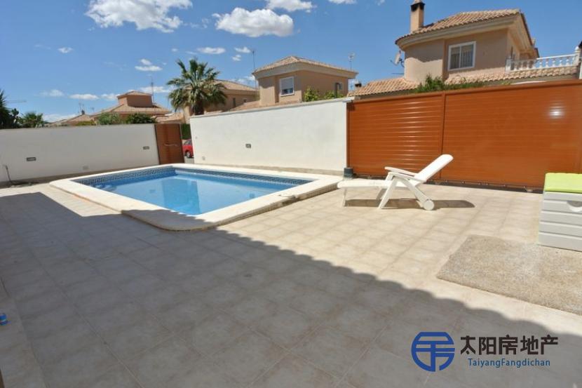 Chalet en Venta en Torrevieja (Alicante)