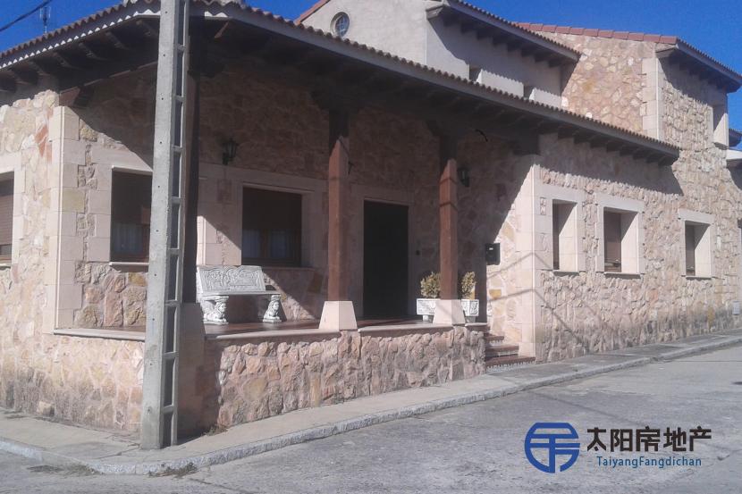 Vivienda Unifamiliar en Venta en Samboal (Segovia)