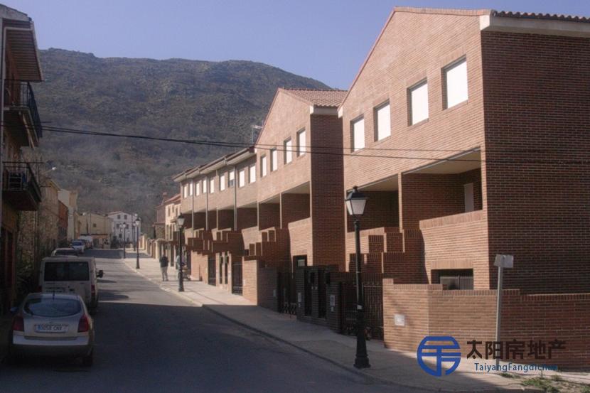 Chalet en Venta en Navaluenga (Ávila)