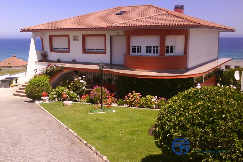 Chalet en Venta en Carballo (A Coruña)