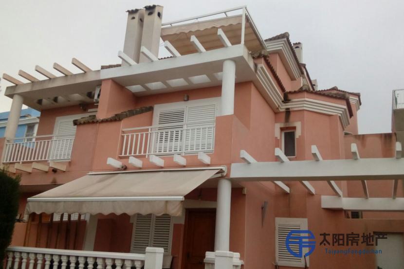 Chalet en Venta en Santa Pola (Alicante)