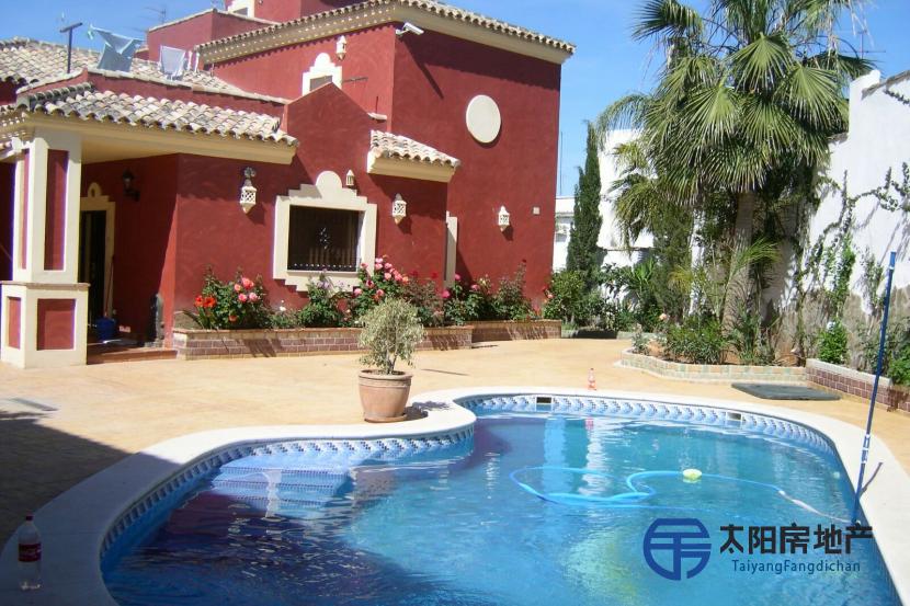 Villa en Venta en Las Cabezas De San Juan (Sevilla)