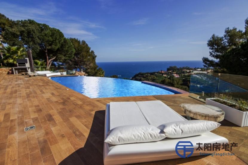 Villa en Venta en Blanes (Girona)