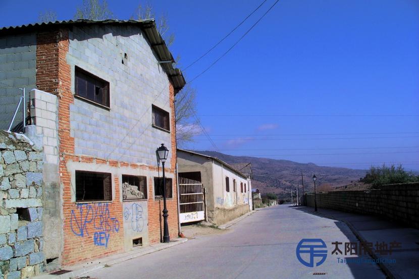 Edificio en Venta en El Tiemblo (Ávila)