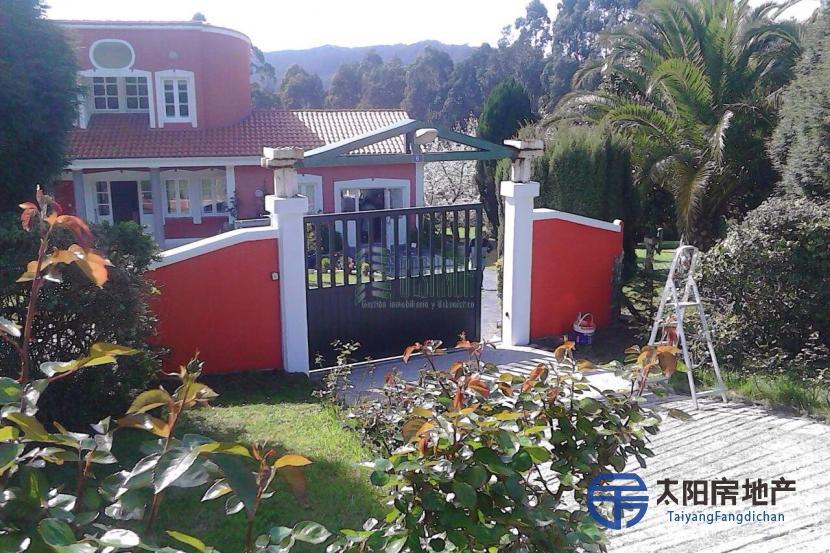 Villa en Venta en Mañon (A Coruña)