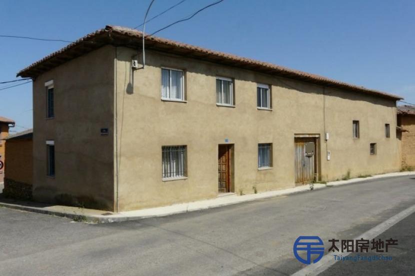 Casa en Venta en Villasabariego (León)