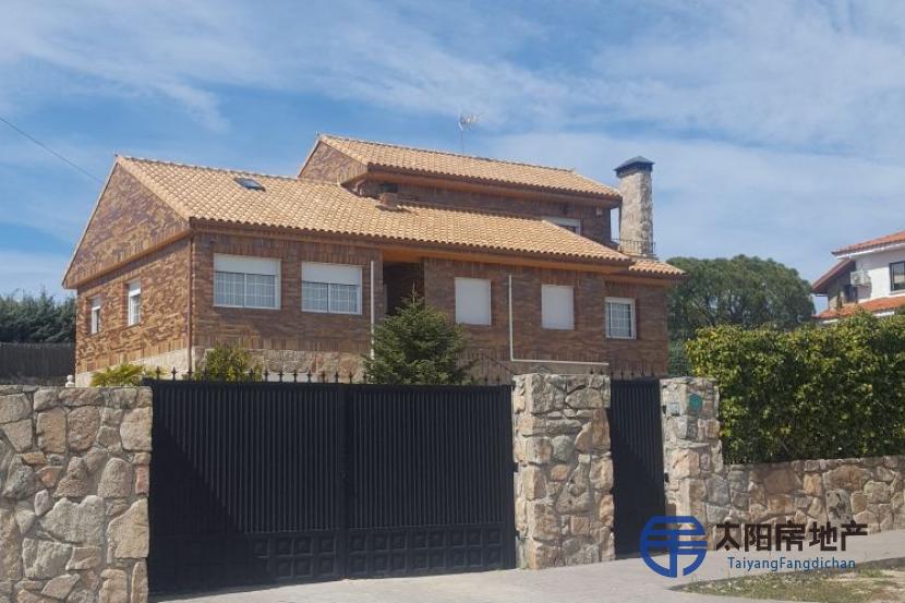 Chalet en Venta en Valdemorillo (Madrid)