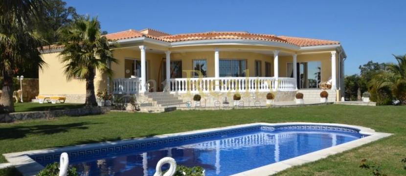 位于Playa d’Aro的著名住宅区Mas Nou的海景别墅