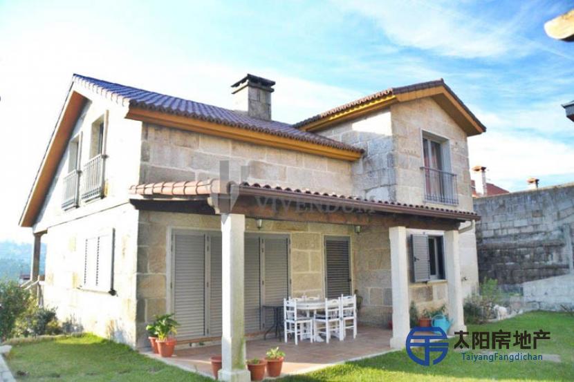 Vivienda Unifamiliar en Venta en Mos (Santa Eulalia) (Pontevedra)