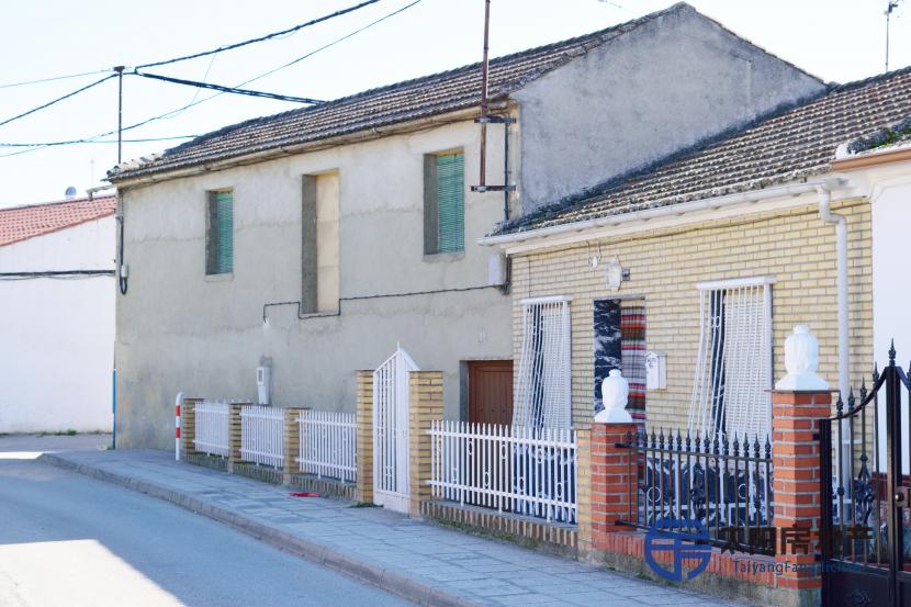 出售位于Fuente Vaqueros (格林纳达省)市中心的独立房子