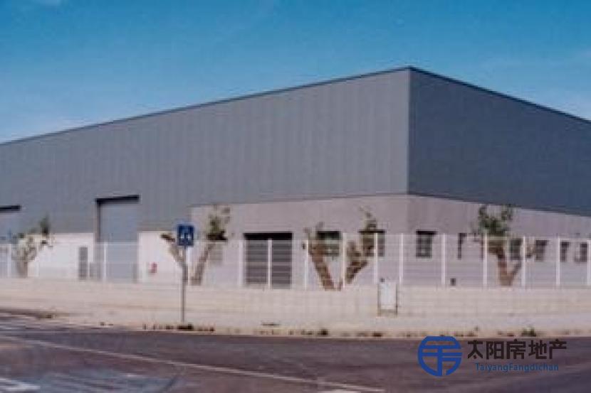 Edificación industrial de 6700 m2  en 12580 Benicarló