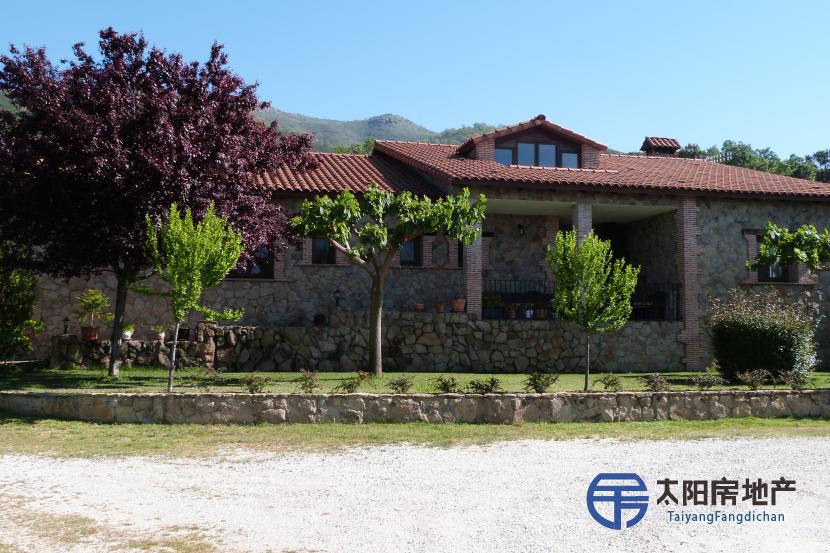 Casa en Venta en Candeleda (Ávila)