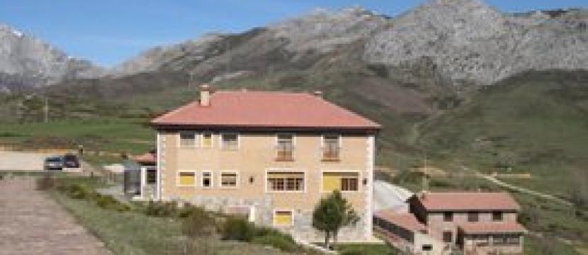 出售或出租位于山上的旅社，位于Palencia