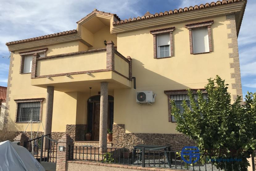 Vivienda Unifamiliar en Venta en Pedro Martinez (Granada)