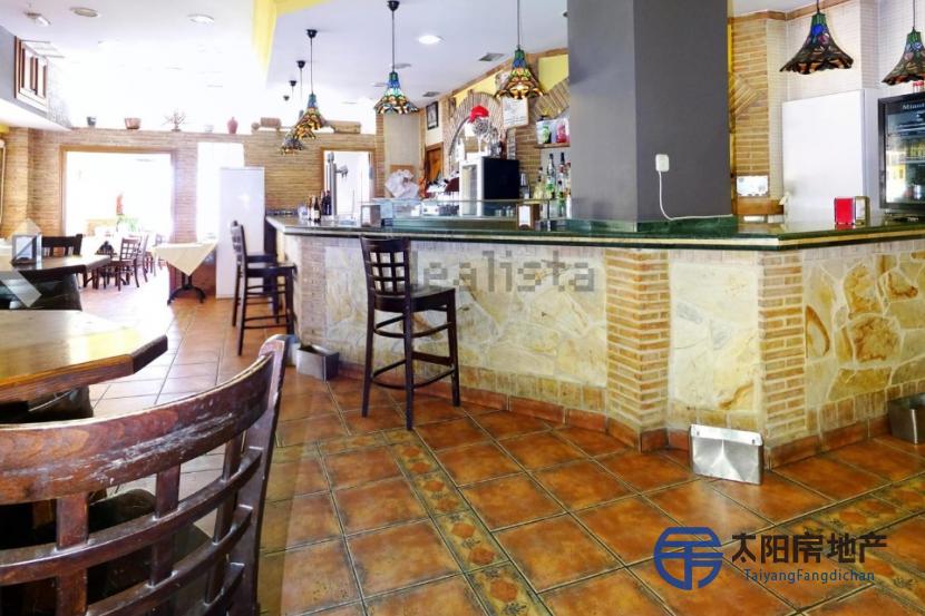 Cafetería Restaurante con terraza privada en Arroyomolinos.