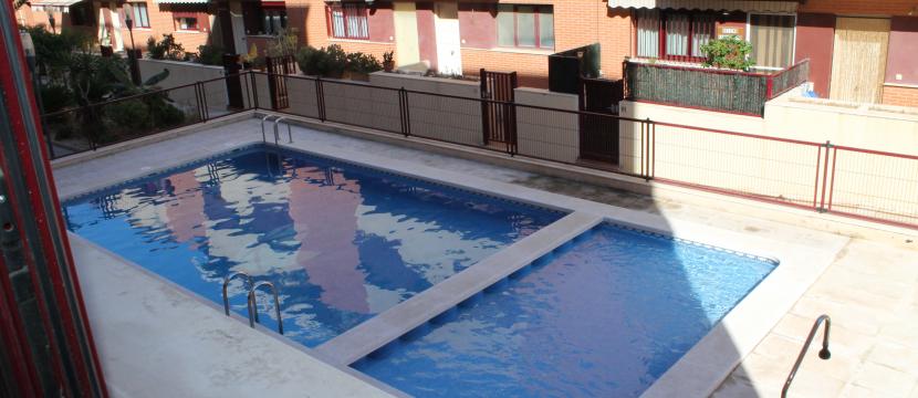 Vendo piso zona residencial con piscina y parque infantil