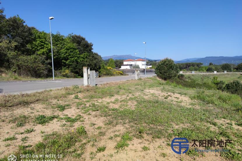 8 parcelas entre Girona y Barcelona, a 10 minutos de la Costa Brava