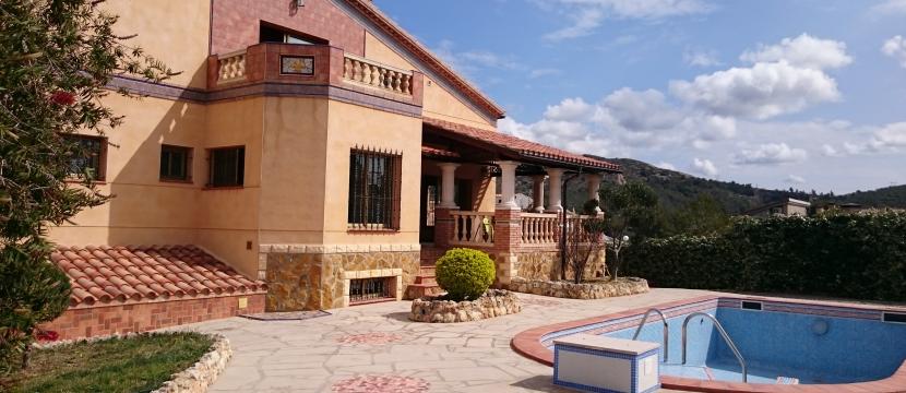 High Standing House in exclusive residential area near beach of Sitges,with elevator,new building free of charge